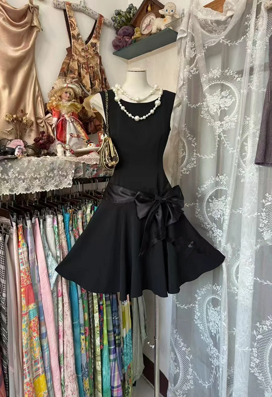 Black sleeveless fitted waist A-line short prom dress R7508