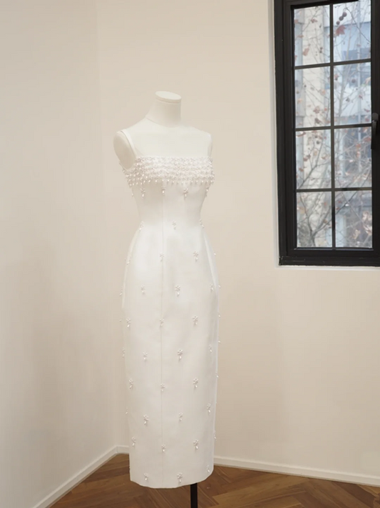 White halter-neck, fitted, elegant midi-length ball gown/bridal dress R8504