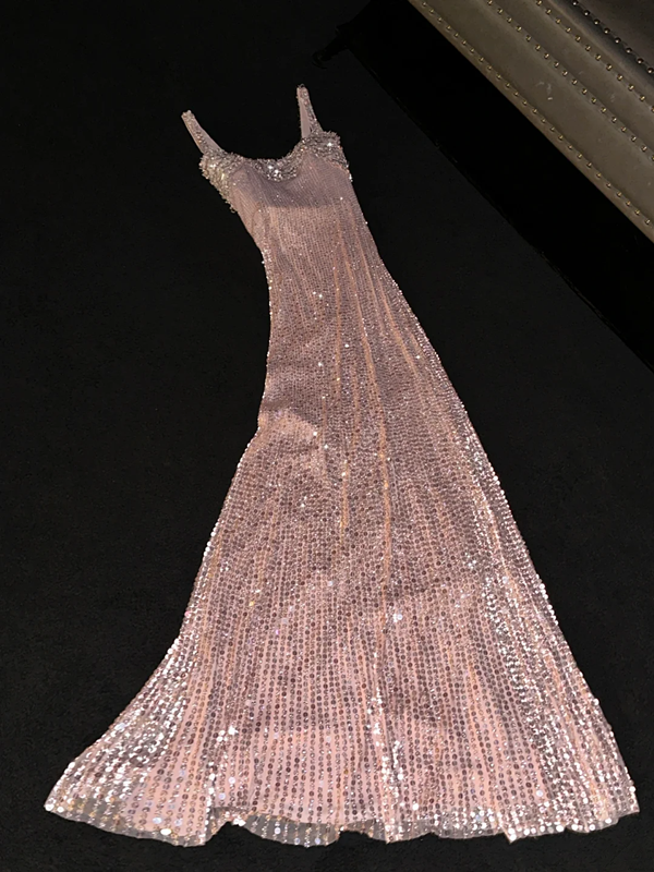 Light pink sequined halter-neck fitted long ball gown/bridal dress R8815