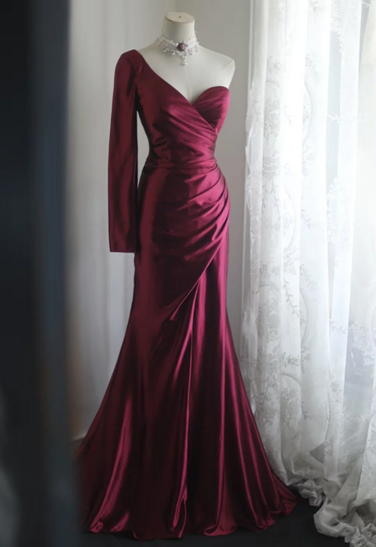 Deep red one-shoulder long-sleeved fitted satin ball gown, bridal dress R6828