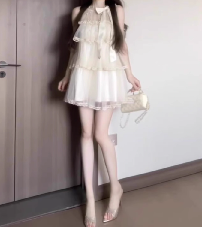 Sweet style sleeveless halter neck dress beautiful temperament puffy short skirt R0760