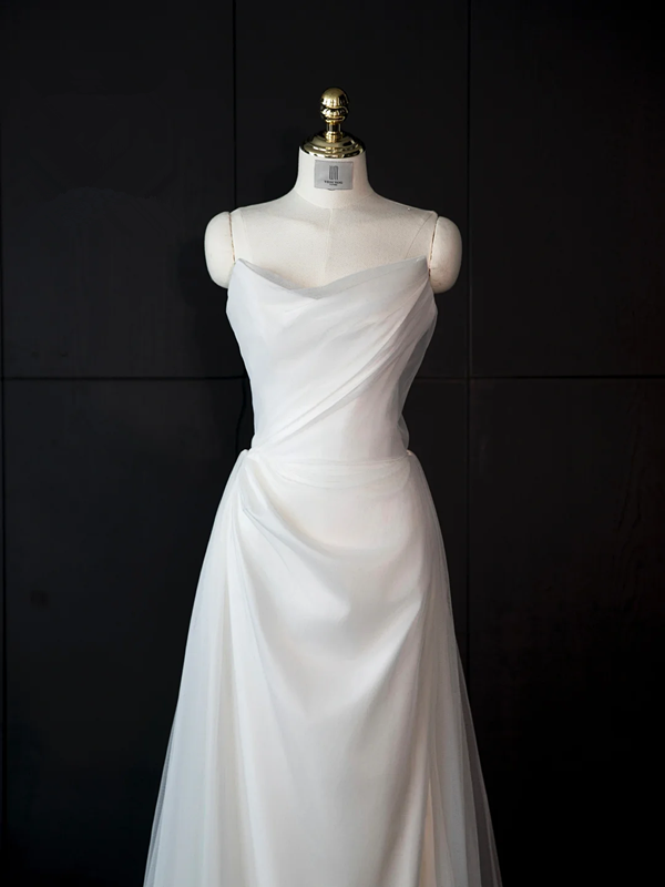 White strapless fitted long ball gown/bridal dress R8966
