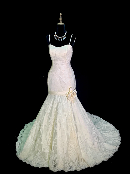 White halter-neck fitted bodycon long ball gown R8697