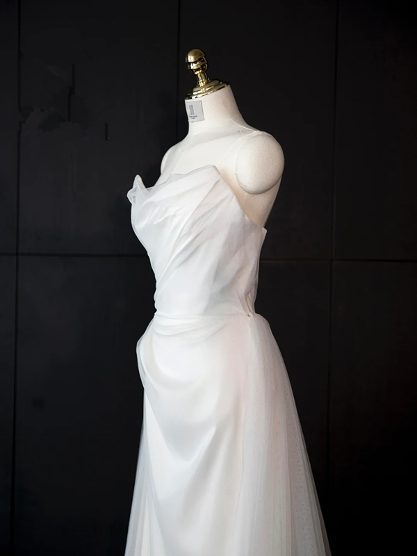 White strapless fitted long ball gown/bridal dress R8966