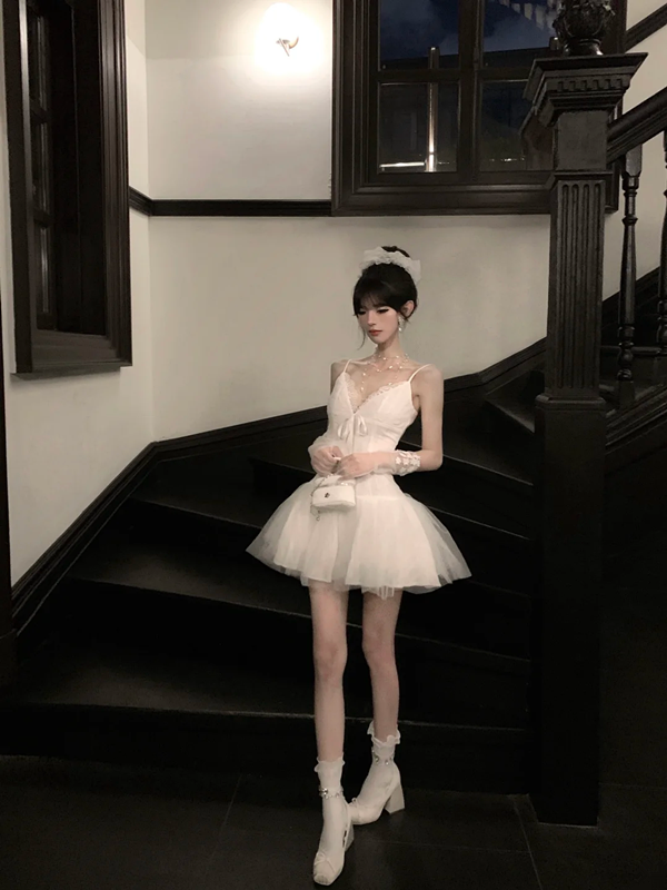 White halter sweetheart neckline waist slim fit tutu skirt homecoming dress R5059