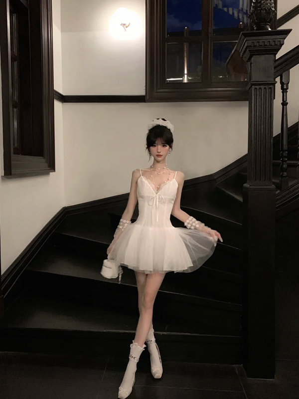 White halter sweetheart neckline waist slim fit tutu skirt homecoming dress R5059