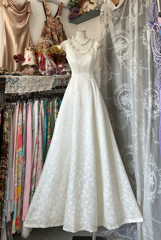 White suspender waist slim satin A-line maxi ball gown R6150