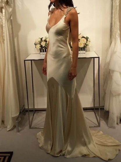 Light champagne-colored halter-neck sexy fitted long ball gown R8662
