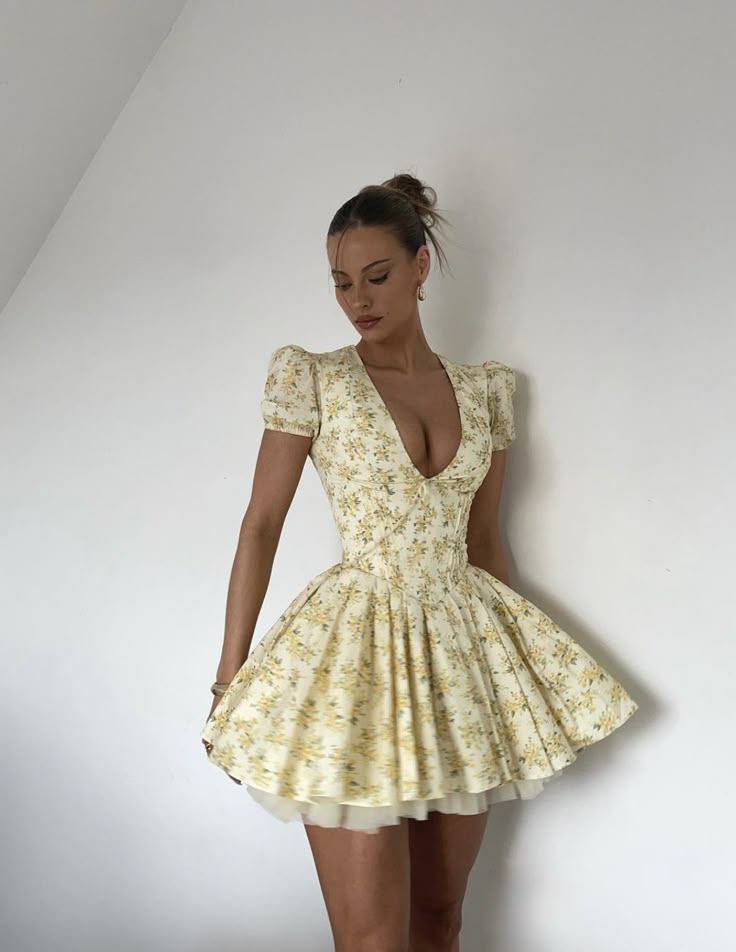 Yellow small floral deep V sexy puff sleeve A-line tutu skirt homecoming dress R2456