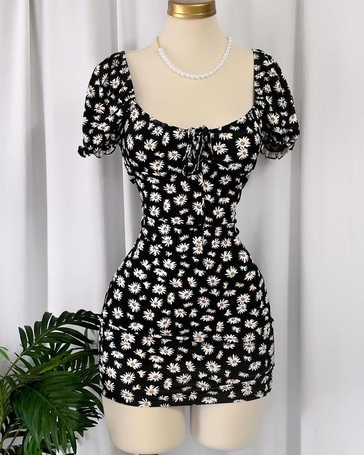 Black bottom small daisy floral waist slimming A-line short skirt homecoming dress R3127