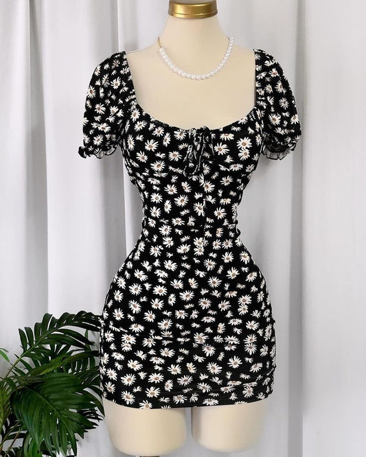 Black bottom small daisy floral waist slimming A-line short skirt homecoming dress R3127