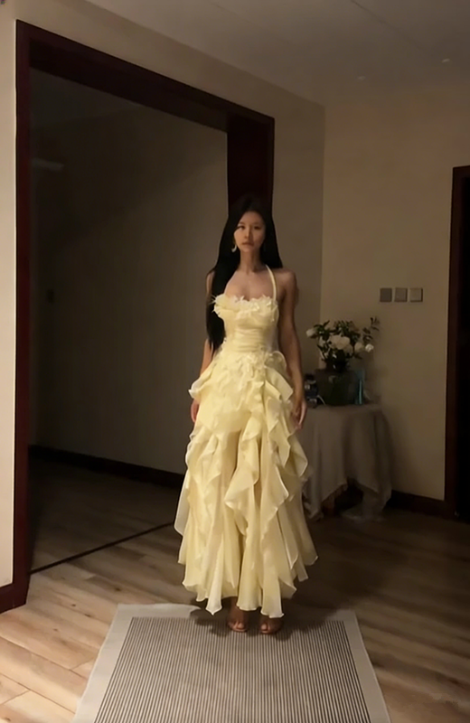 White halter neck, fitted waist, long, elegant ball gown R8071