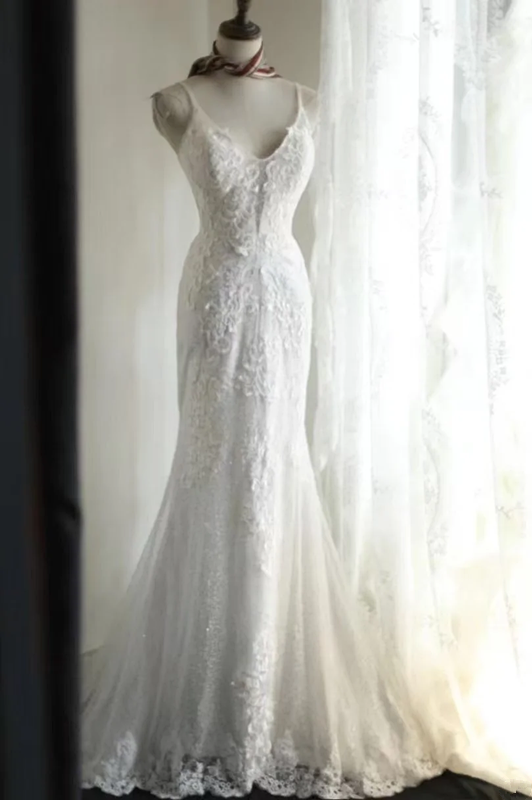 White halter-neck fitted lace fishtail long ball gown/bridal dress R6830