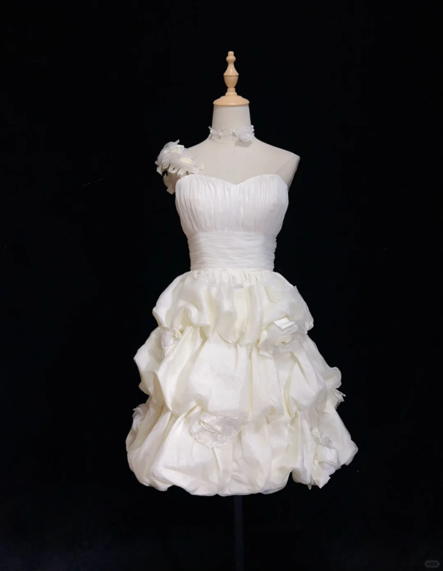 White one-shoulder design tube top waist pleated cake skirt short skirt homecoming dress R4979