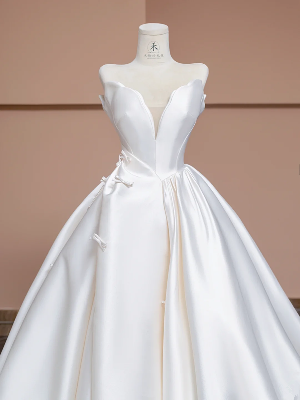 White strapless sexy fitted waist full skirt satin long ball gown/bridal dress R8301