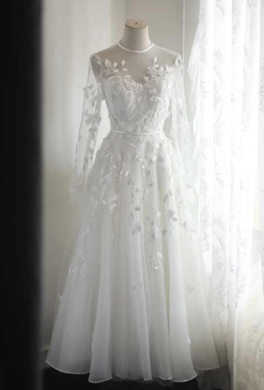 White sheer printed long-sleeved fitted ball gown R6790