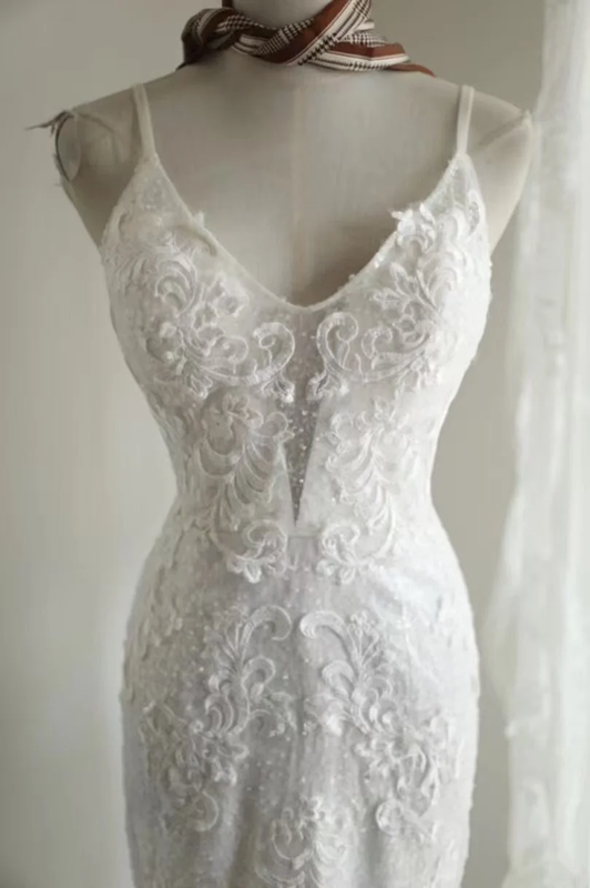 White halter-neck fitted lace fishtail long ball gown/bridal dress R6830