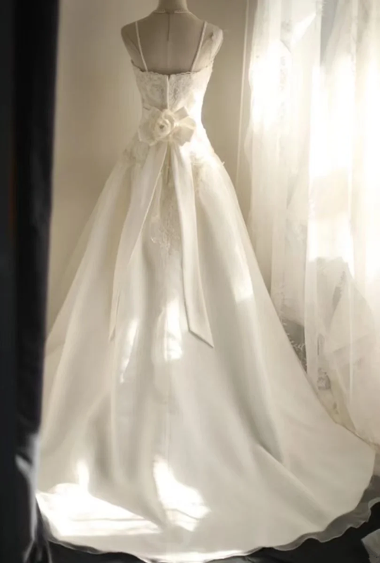 White halter-neck, fitted A-line skirt, long ball gown, bridal dress R6844