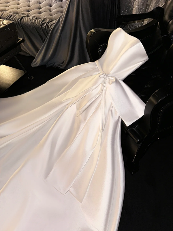 White strapless fitted satin long ball gown/bridal dress R8728