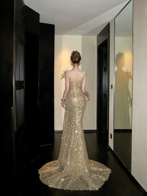 Gold halter-neck, fitted, bodycon, sexy fishtail skirt ball gown R8664