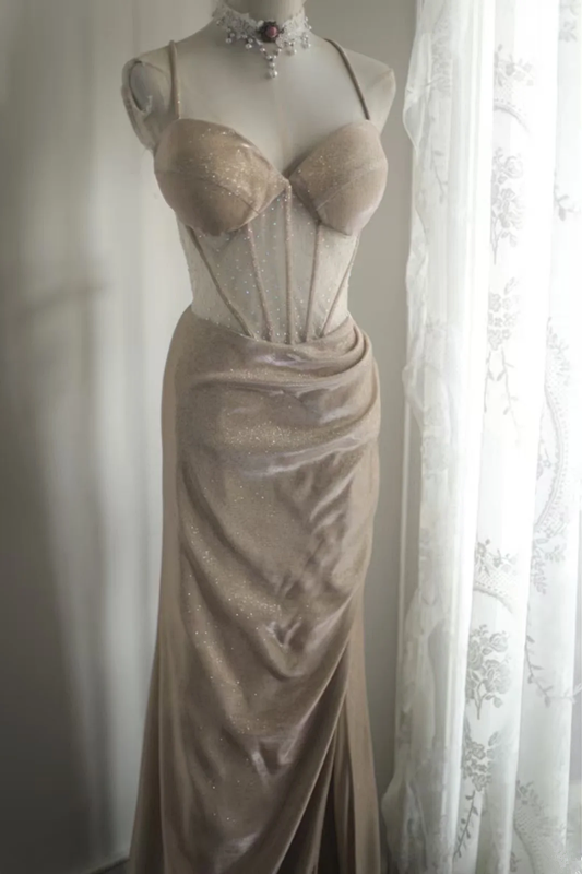 Champagne-colored halter-neck fishtail top, fitted long ball gown R6752