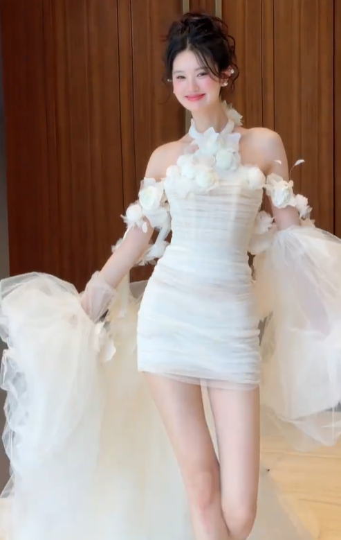 White halter neck three-dimensional flower waist slim pleated hip-wrapped tulle skirt homecoming dress R4209