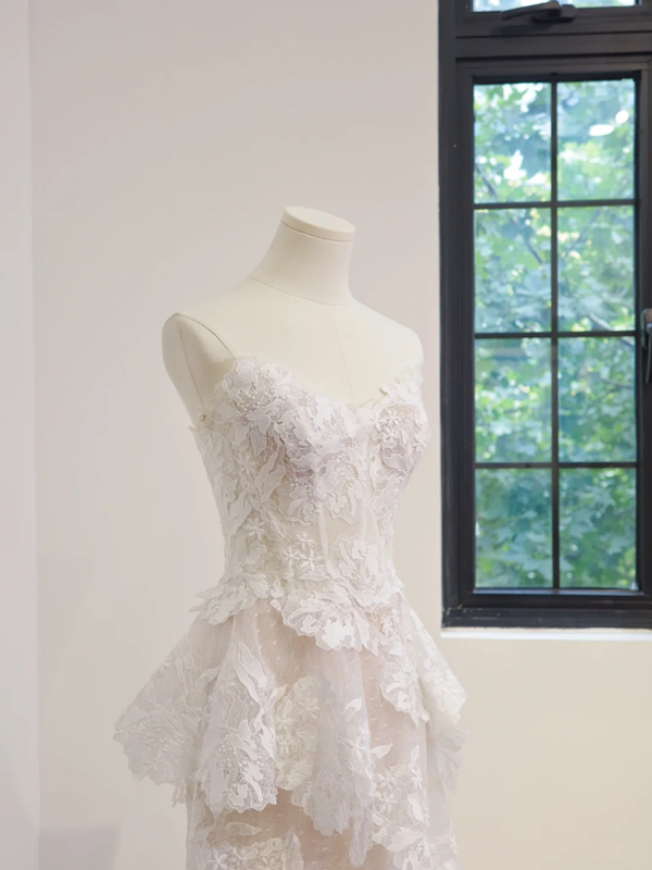 White strapless, fitted waist, lace floral sexy long ball gown, bridal dress R8483