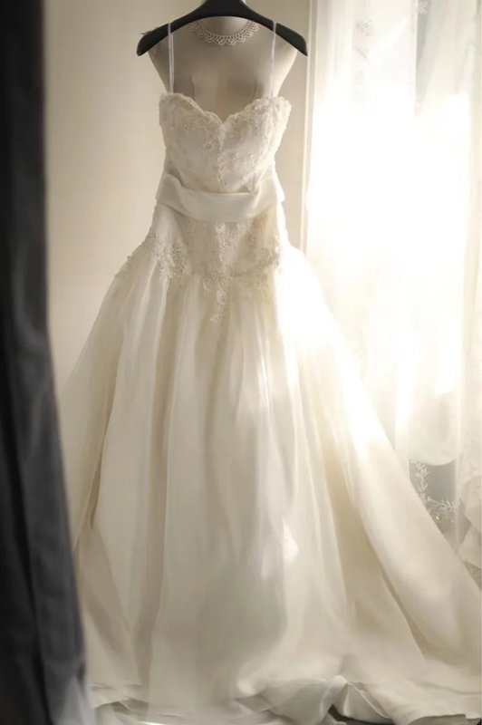 White halter-neck, fitted A-line skirt, long ball gown, bridal dress R6844