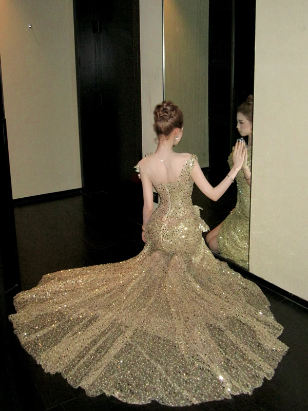 Gold halter-neck, fitted, bodycon, sexy fishtail skirt ball gown R8664