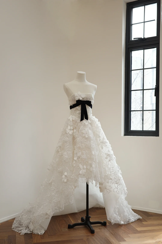 White lace strapless fitted waist floor-length ball gown/bridal dress R8543
