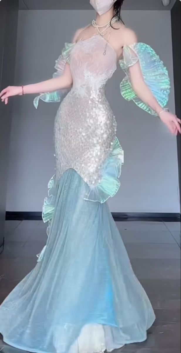 White sequined halterneck dress with slim waist and hip-hugging fishtail skirt, prom dress R5362