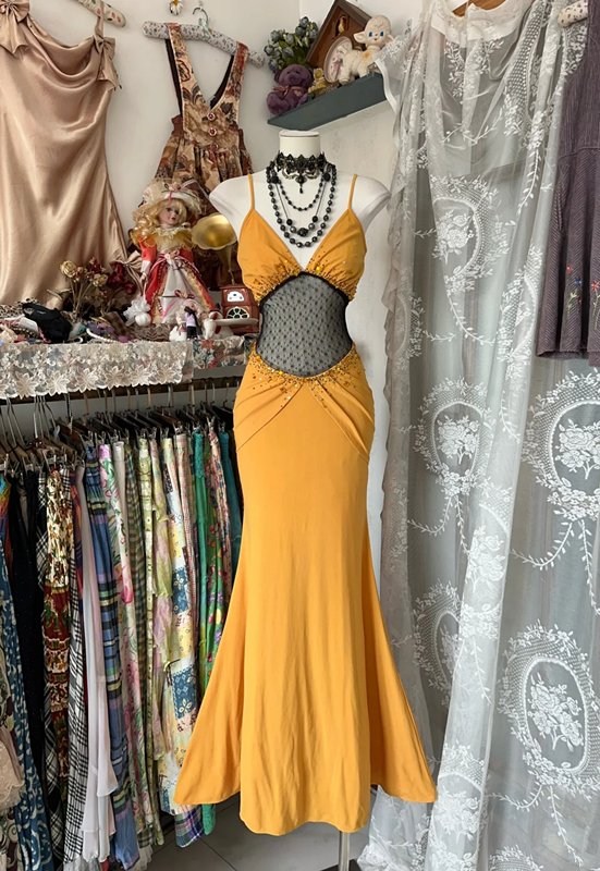 Yellow halter-neck fitted fishtail gown, ball gown R6351