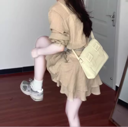 Retro gentle temperament good-looking V-neck long-sleeved shirt A-line skirt two-piece suit R0856