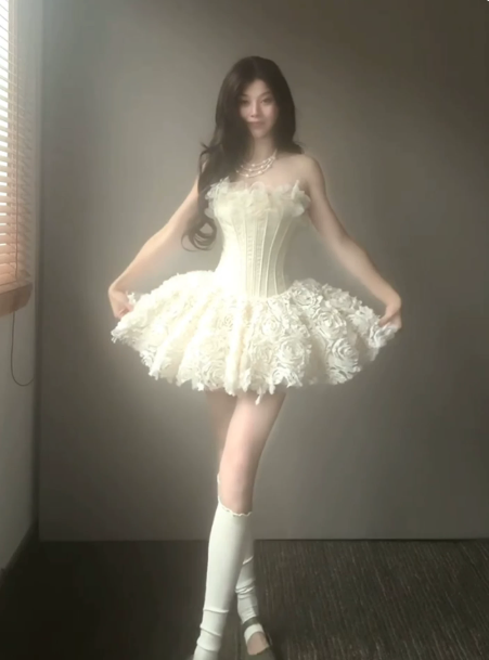 Dreamy White A-Line Strapless Bodycon Mini Party Dress Homecoming Dress RS382