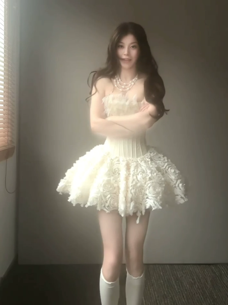 Dreamy White A-Line Strapless Bodycon Mini Party Dress Homecoming Dress RS382
