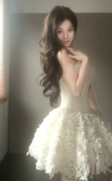 Dreamy White A-Line Strapless Bodycon Mini Party Dress Homecoming Dress RS382