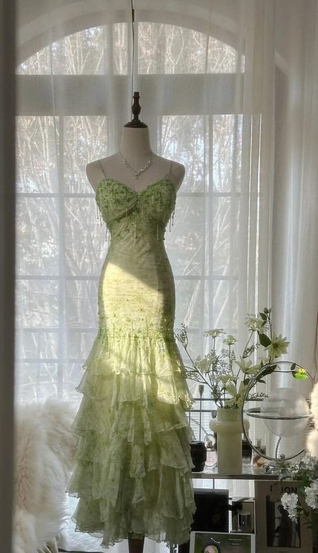 Light green sequined halter-neck fitted bodycon long ball gown R6553