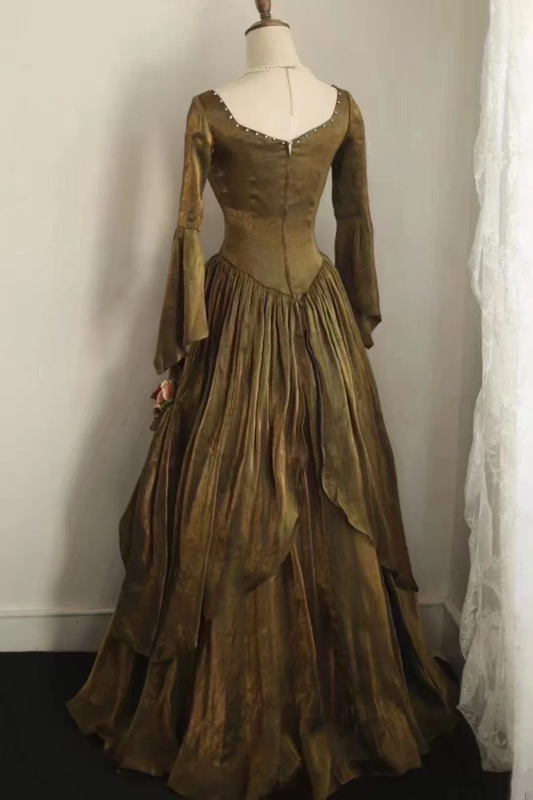 Gold square neckline, retro-style, fitted waist, elegant princess-style long ball gown, bridal dress R6753