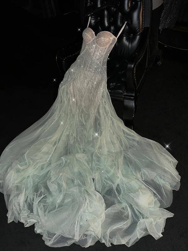 Light green sequined halter-neck fitted long ball gown R8819