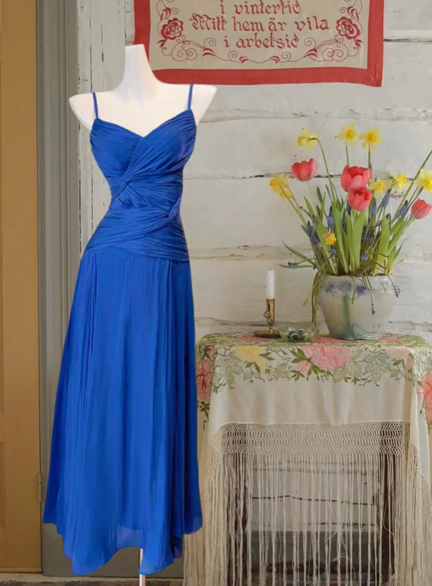Blue halter-neck satin pleated fitted long ball gown R6234