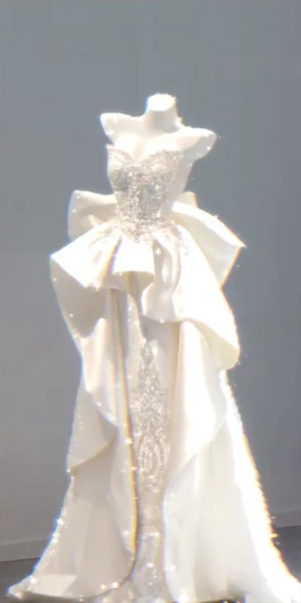 White Strapless Fitted-Waist Slim-Fit Prom Dress with a Stylish Hem R6513