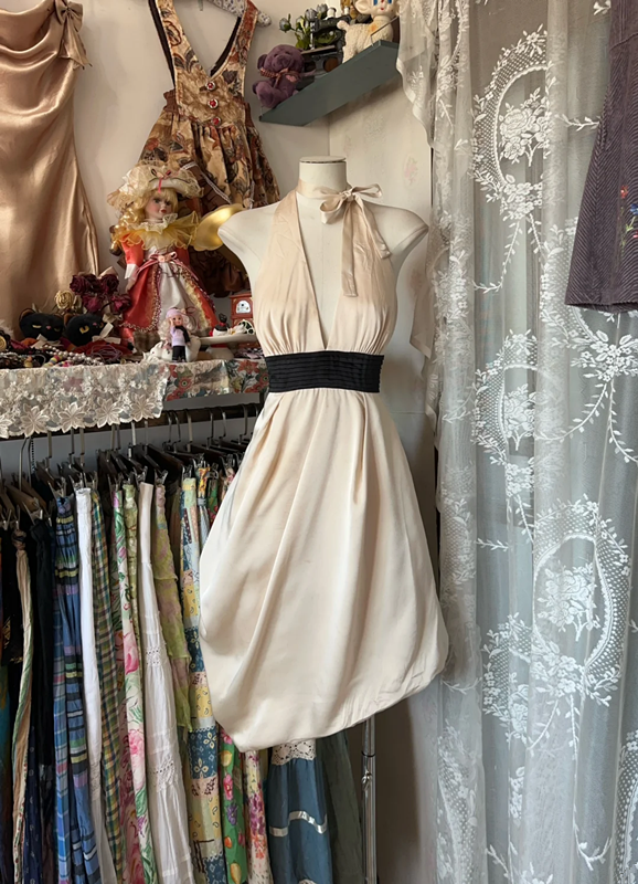 Champagne-colored halter-neck, fitted waist, tulip-shaped short skirt ball gown R6394