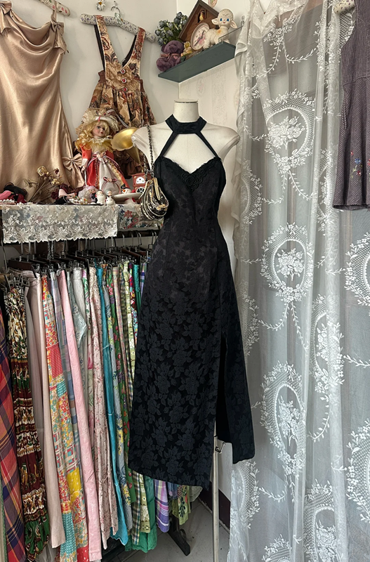 Black halter neck slim waist satin print sexy long ball gown R6195