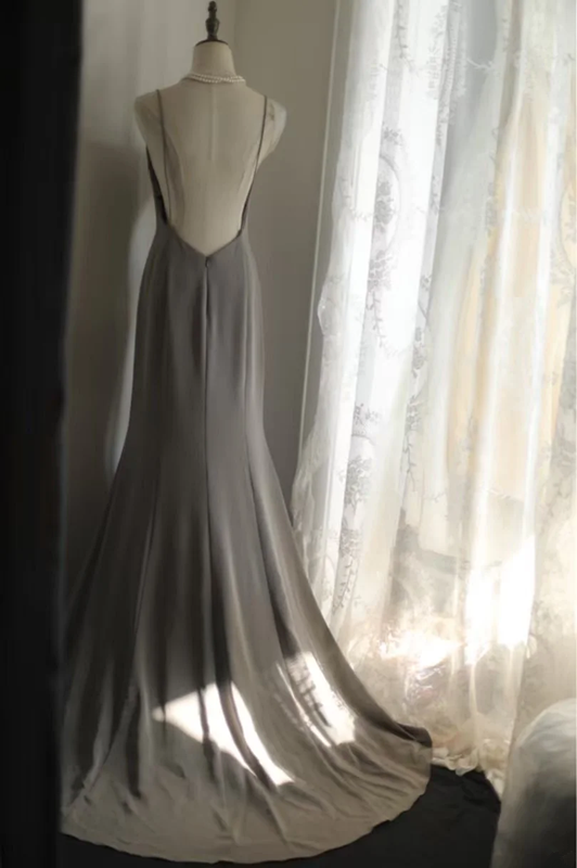 Grey halter-neck, fitted waist, backless, sexy long ball gown R6832