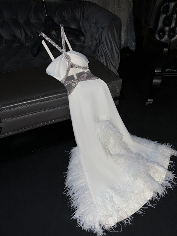 White halter-neck, fitted A-line long ball gown/bridal dress R8790