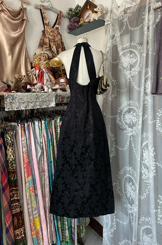 Black halter neck slim waist satin print sexy long ball gown R6195