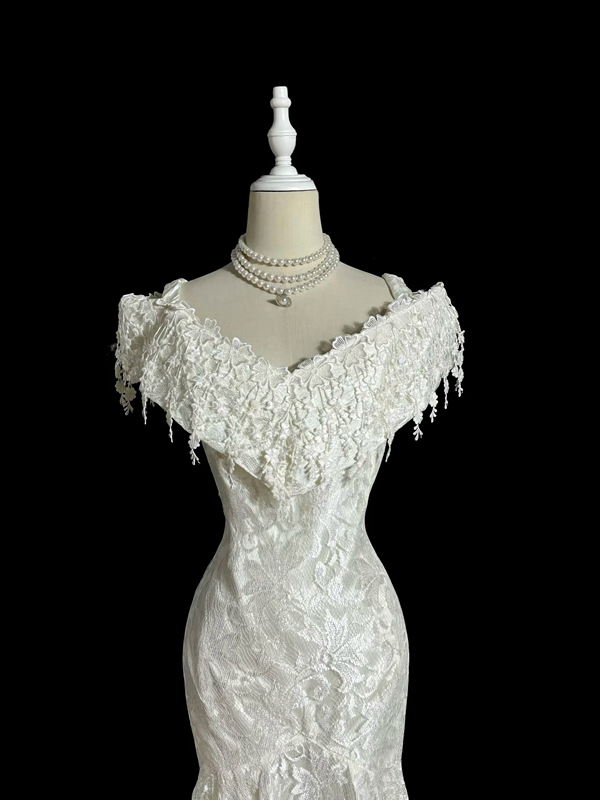 White V-neck lace fitted elegant ball gown R6634