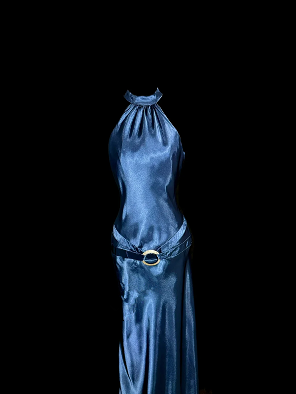 Blue halter-neck, fitted waist, slimming silhouette, revealing hips, sexy long ball gown R6674