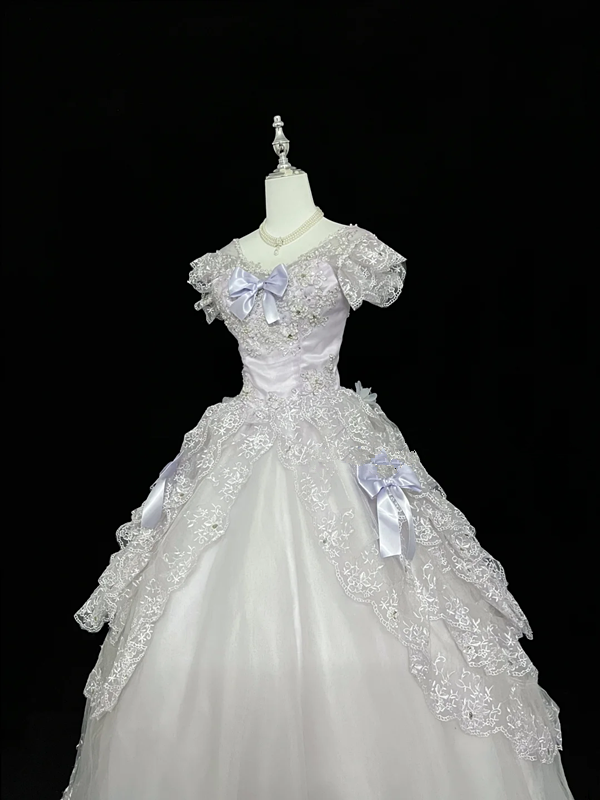 White fitted waist, full skirt, long ball gown, bridal dress R9060