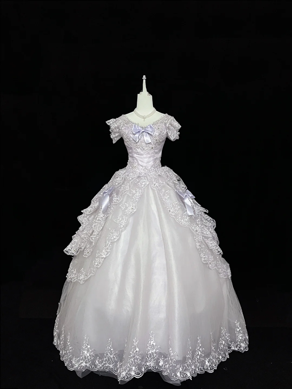 White fitted waist, full skirt, long ball gown, bridal dress R9060